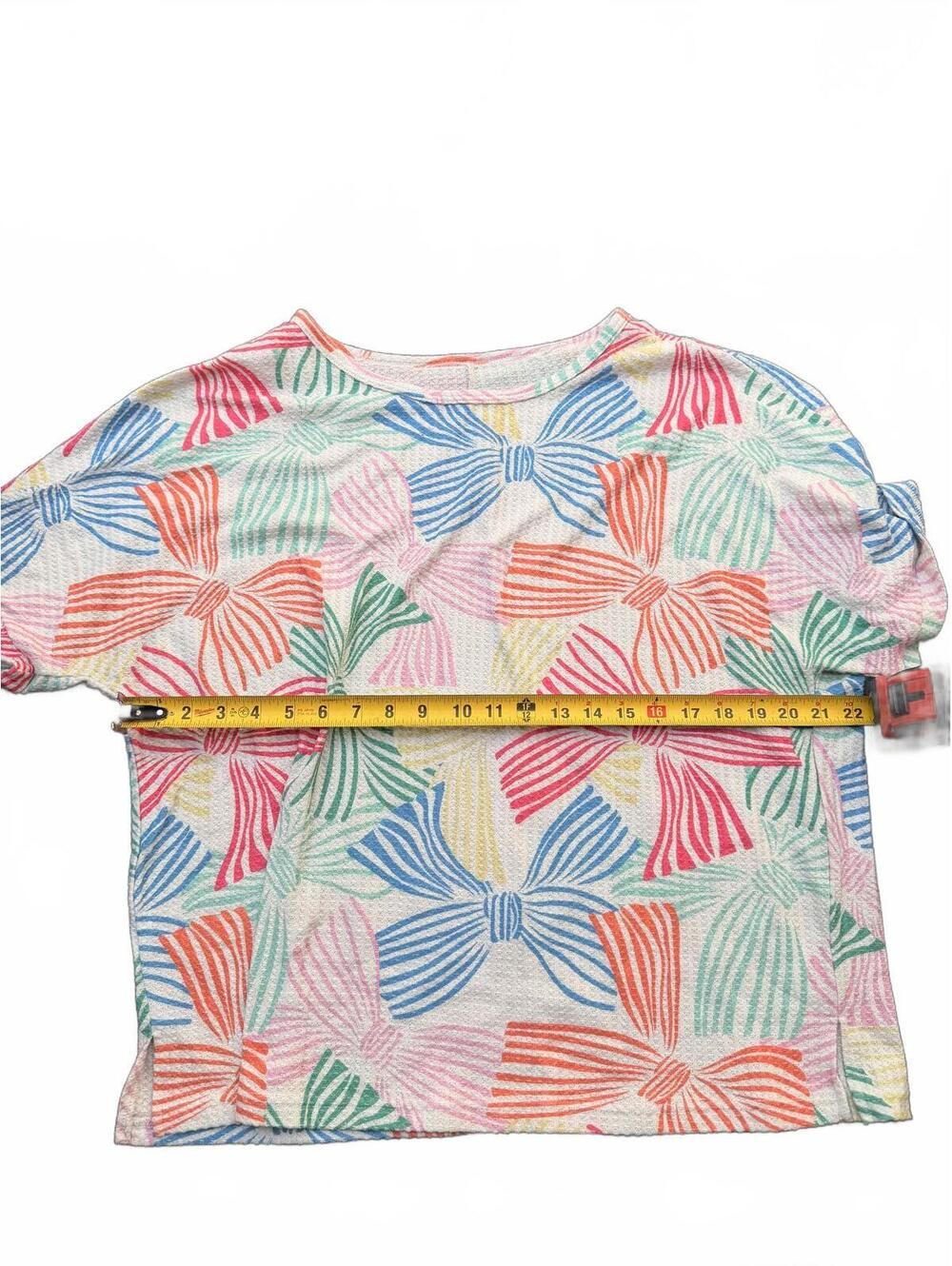 Women's Short Sleeve Casual T-Shirt with Colorful Pastel Shell Bow Print